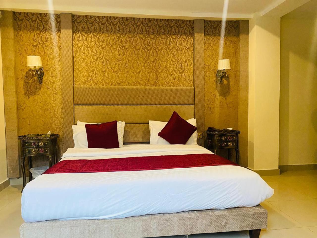 Manila Heights Hotel Наран Экстерьер фото